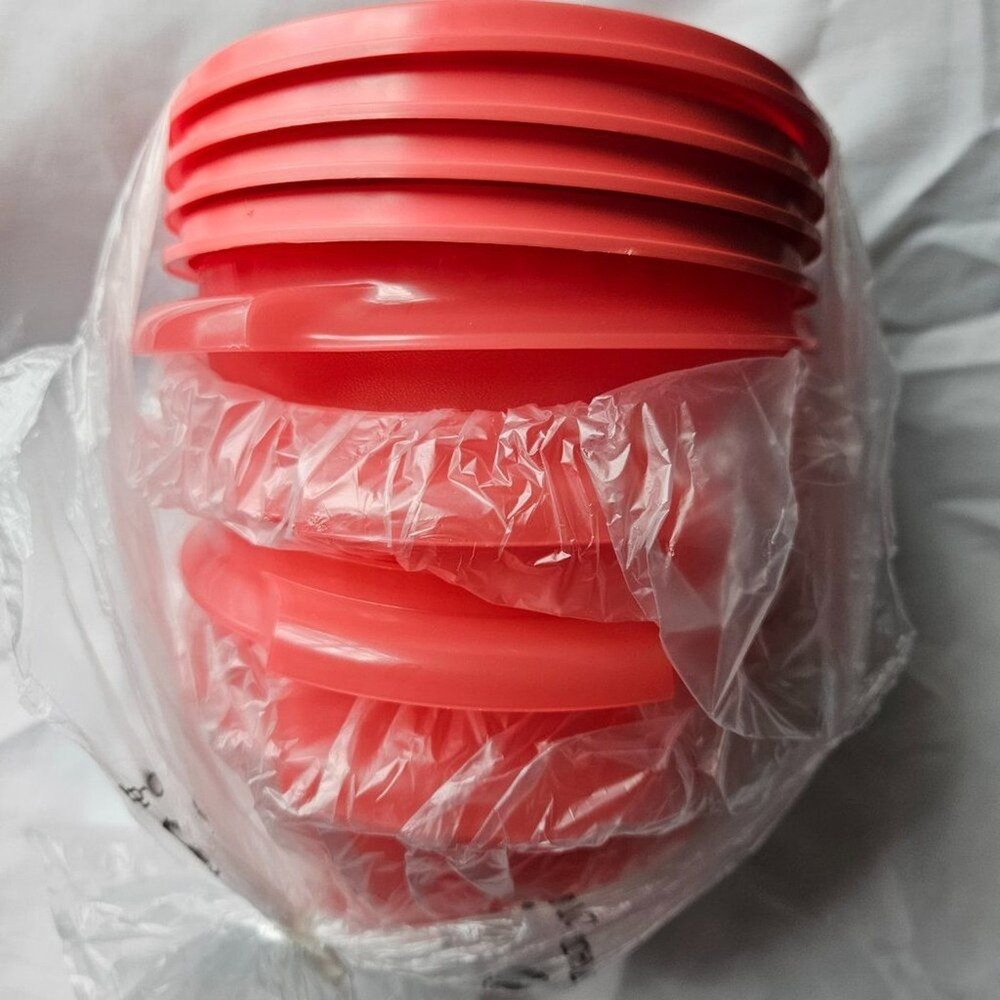 Tupperware Servalier Bowls 10 oz. Set of 4 in Watermelon color - Picture 3 of 3